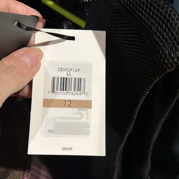 DKNY Beautiful dress with a flared bottom - Picture 5 of 5